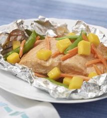 Salmon in Foil Packets with Mangos, Carrots and Sugar Snap Peas
