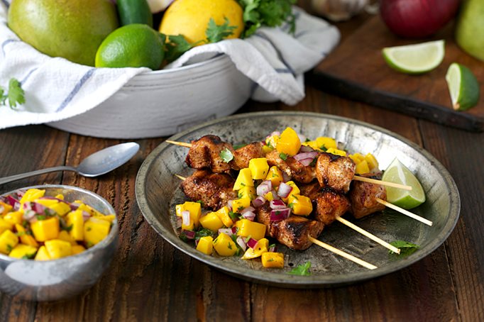 Brochetas De Pollo Jerk Y Mango