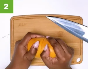 How to cut mango twist and pull method step 2