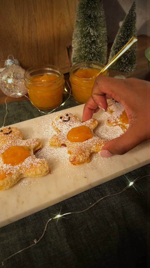 Mango Puff Pastry Gingerbread Men have all the wow and none of the fuss, which is exactly how we love our holidays. 🎄🎅

Try out our recipe here: https://www.mango.org/recipes/mango-filled-gingerbread-man-puff-pastry/

#mango #gingerbreadmen #mangotreats #mangofilled #mangorecipeideas