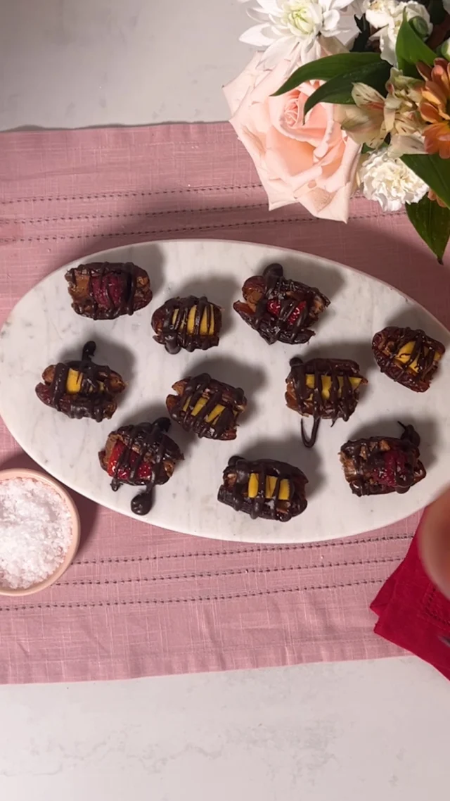 Craving something sweet? 

These stuffed dates deliver a bite of bliss. 🥭🍫

#mango #mangorecipeideas #sweettreat #healthydessert