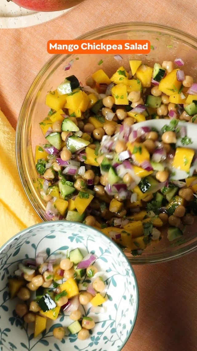 A fresh, feel-good mix of juicy mangos and added protein with chickpeas—Mango Chickpea Salad brings bright vibes for an easy, fiber-friendly lunch. 🥭 🥗

 #mango #mangorecipeideas #saladrecipes #mangosalad #healthyeating