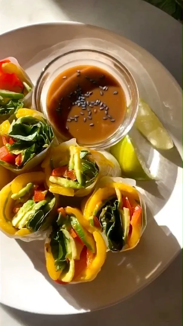 Mango Spring Rolls: The ultimate refresh. 🥭✨

Inside: Ripe mango, red bell pepper, cucumber, cabbage, and fresh herbs.

On the side: A rich and creamy almond butter dipping sauce.

Light, vibrant, and ready in minutes. 🥢

👉 Save this for your weekend meal prep. mango #springrolls #recipe #mangoboard