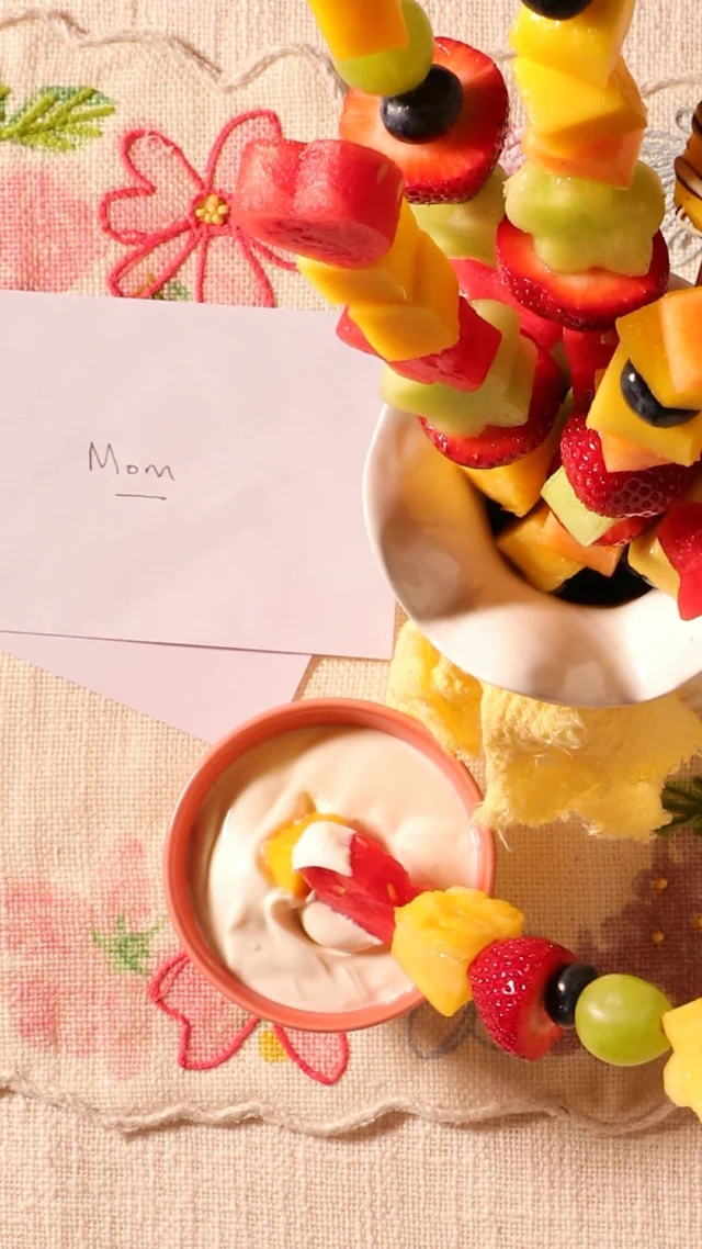 Here’s a Mother’s Day gift idea she’ll actually use💛 

A mango bouquet made to bring the joy.

#mango #fruitarrangement #diymothersdaygift #mothersdayideas
