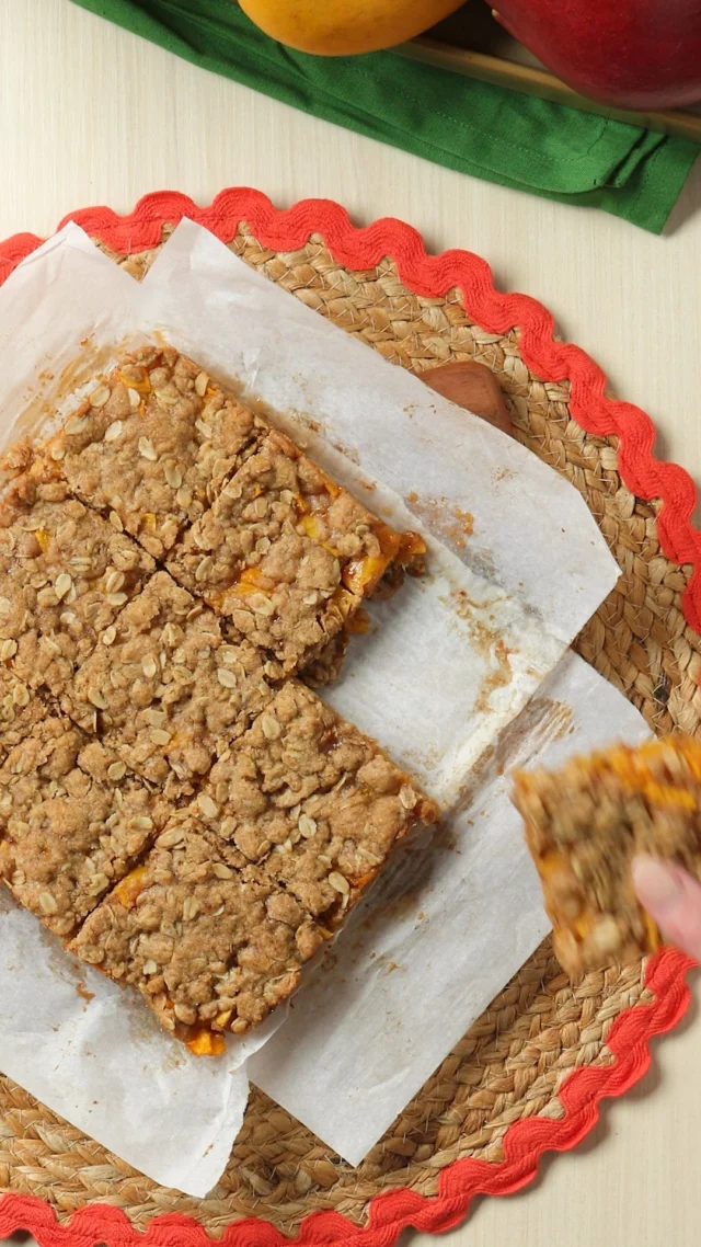 Great for breakfast, lunch or dessert🍴 

These mango oatmeal crumble bars are quick, easy snack that’ll bring joy any time of day🥭

#MangoCrumbleBars #OatmealBars #MangoDessert #DessertBars #BakingRecipes #FreshMangoRecipes​
